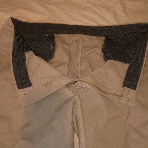 Jos. A. Bank Men's Khaki Travel Tech Chinos 42x30 - Picture 5 of 5